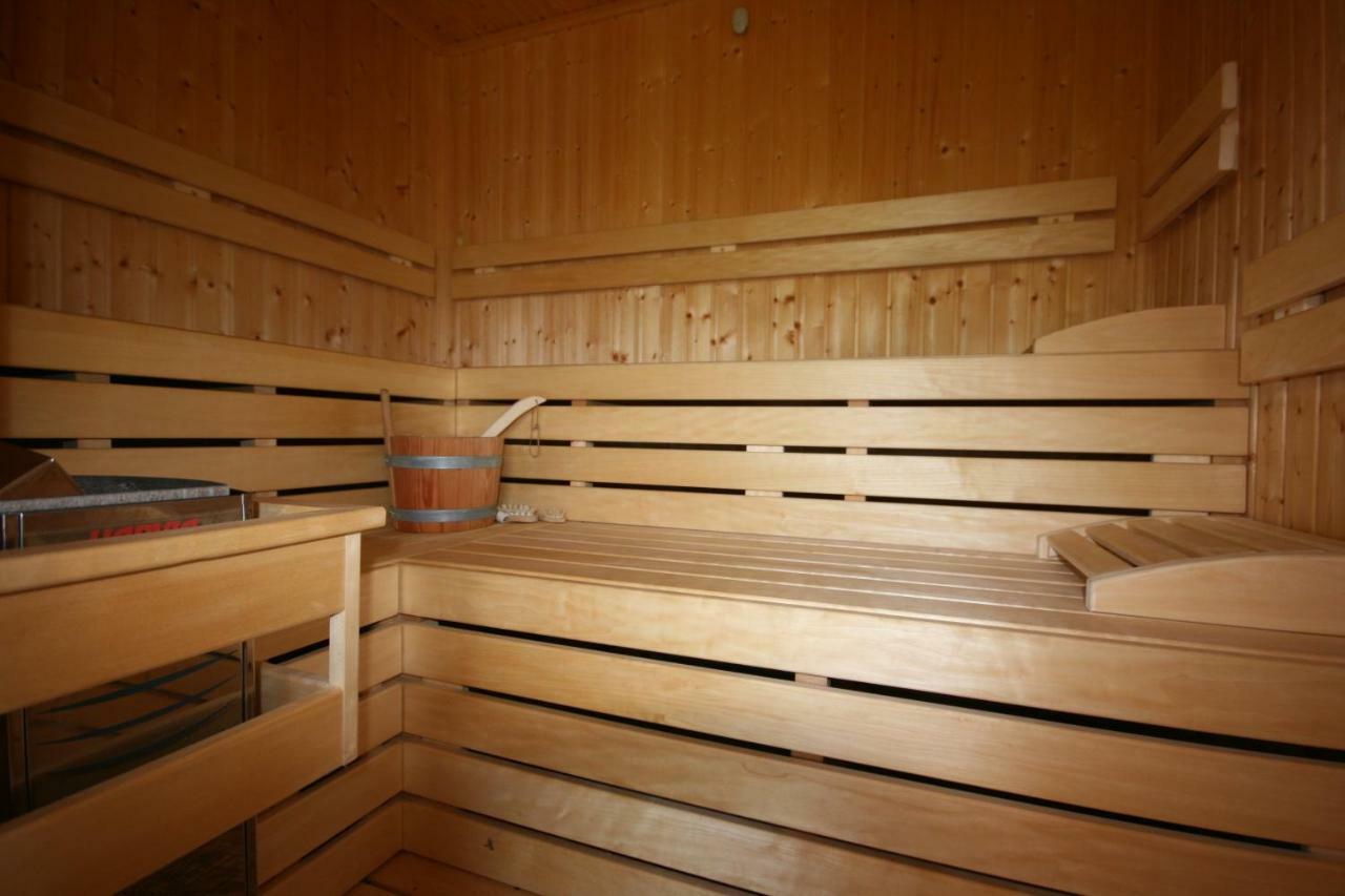 Walnut Apartment With Sauna And Pond Topoľčany エクステリア 写真