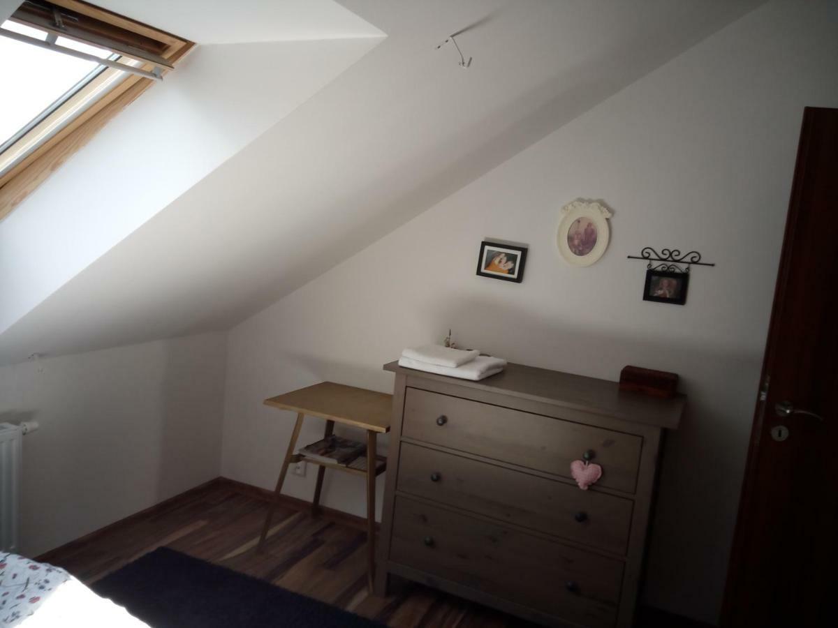 Walnut Apartment With Sauna And Pond Topoľčany エクステリア 写真
