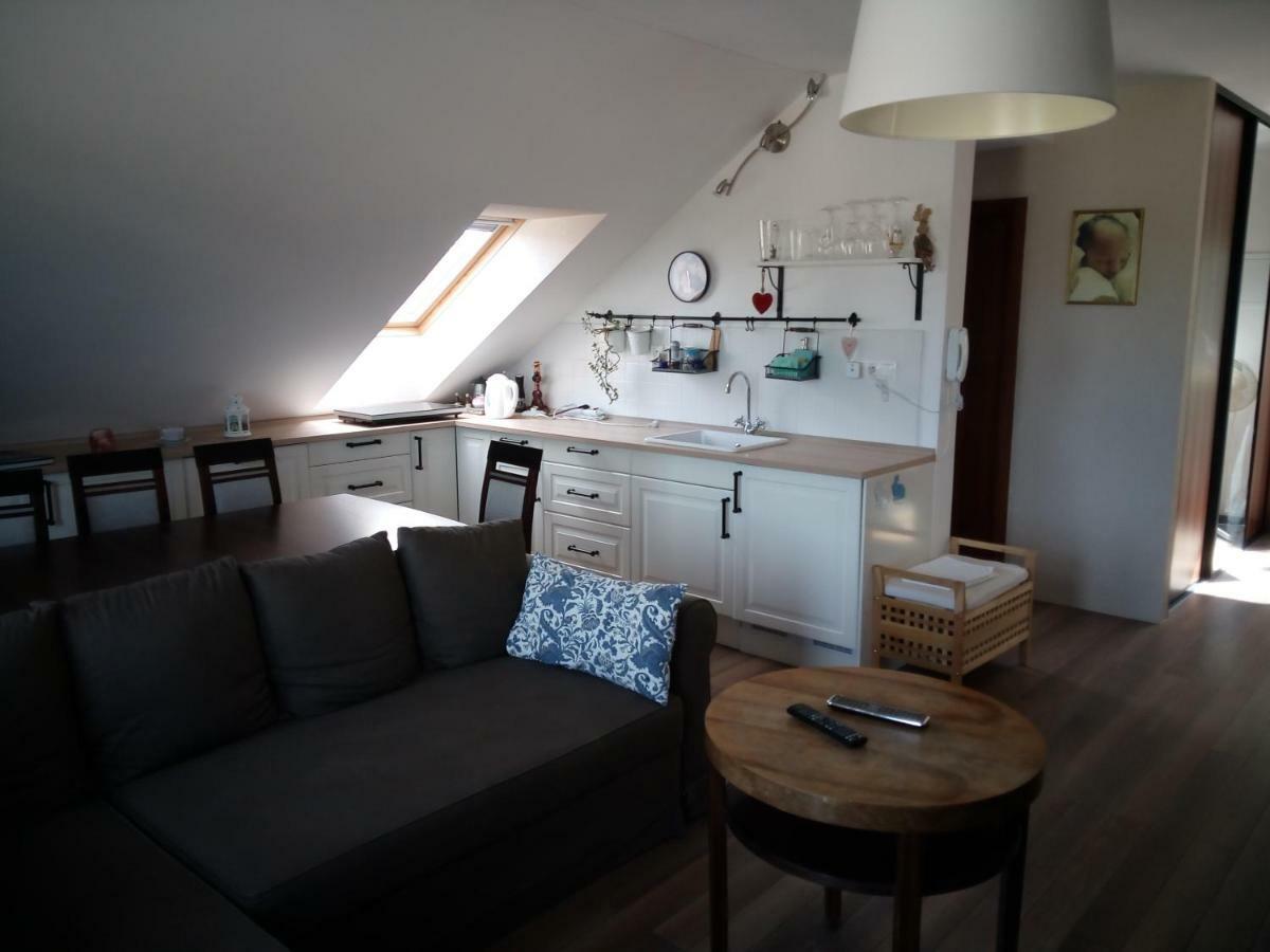 Walnut Apartment With Sauna And Pond Topoľčany エクステリア 写真