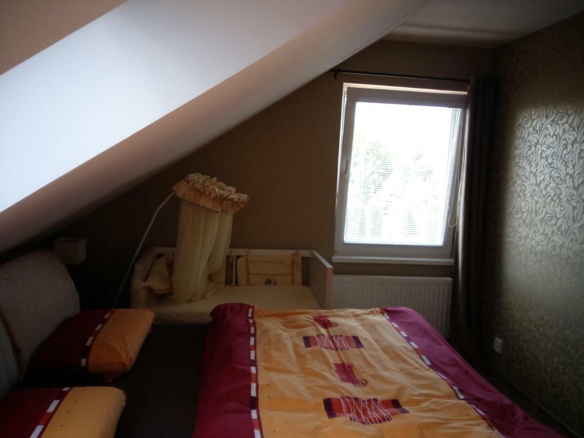 Walnut Apartment With Sauna And Pond Topoľčany エクステリア 写真
