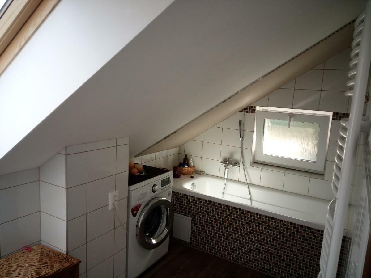 Walnut Apartment With Sauna And Pond Topoľčany エクステリア 写真